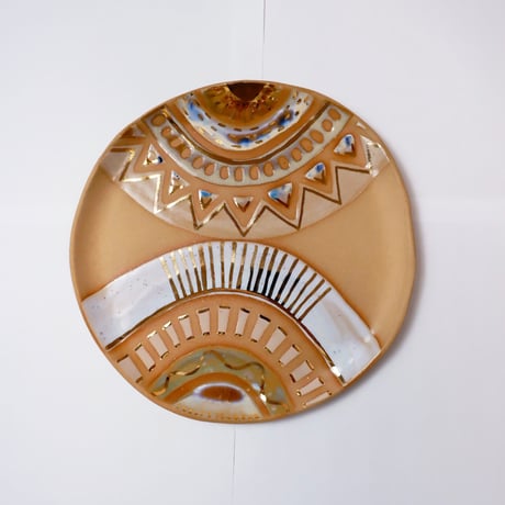 CURIOUS CLAY PLATE/C
