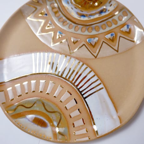 CURIOUS CLAY PLATE/C