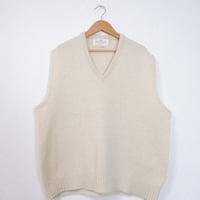 V NECK KNIT VEST