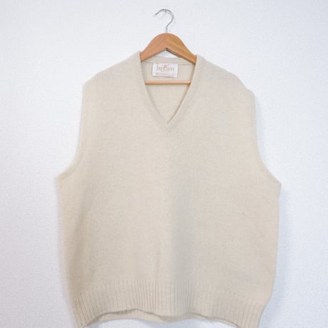 V NECK KNIT VEST
