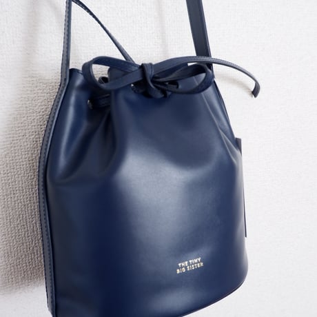ANNE  LEATHER SMALL BUCKET BAG/NAVY