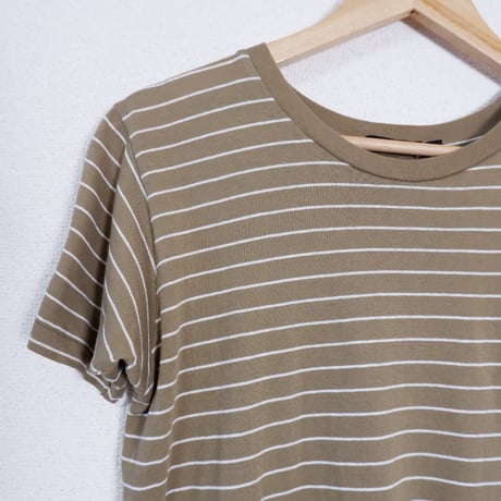 BORDER SLIT TEE