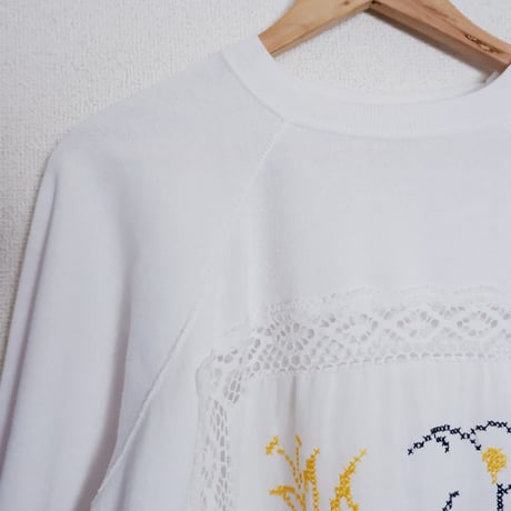 LACE GARDEN SWEAT