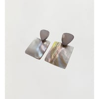 Shell × Stone Earrings
