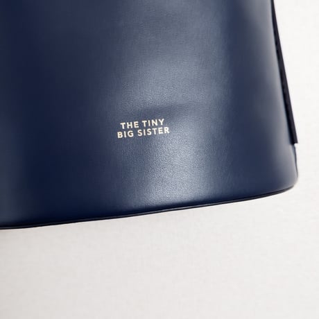 ANNE  LEATHER SMALL BUCKET BAG/NAVY