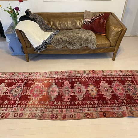 Vintage Rug runner belly-pink
