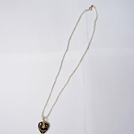MIDNIGHT HEART PEARL NECKLACE