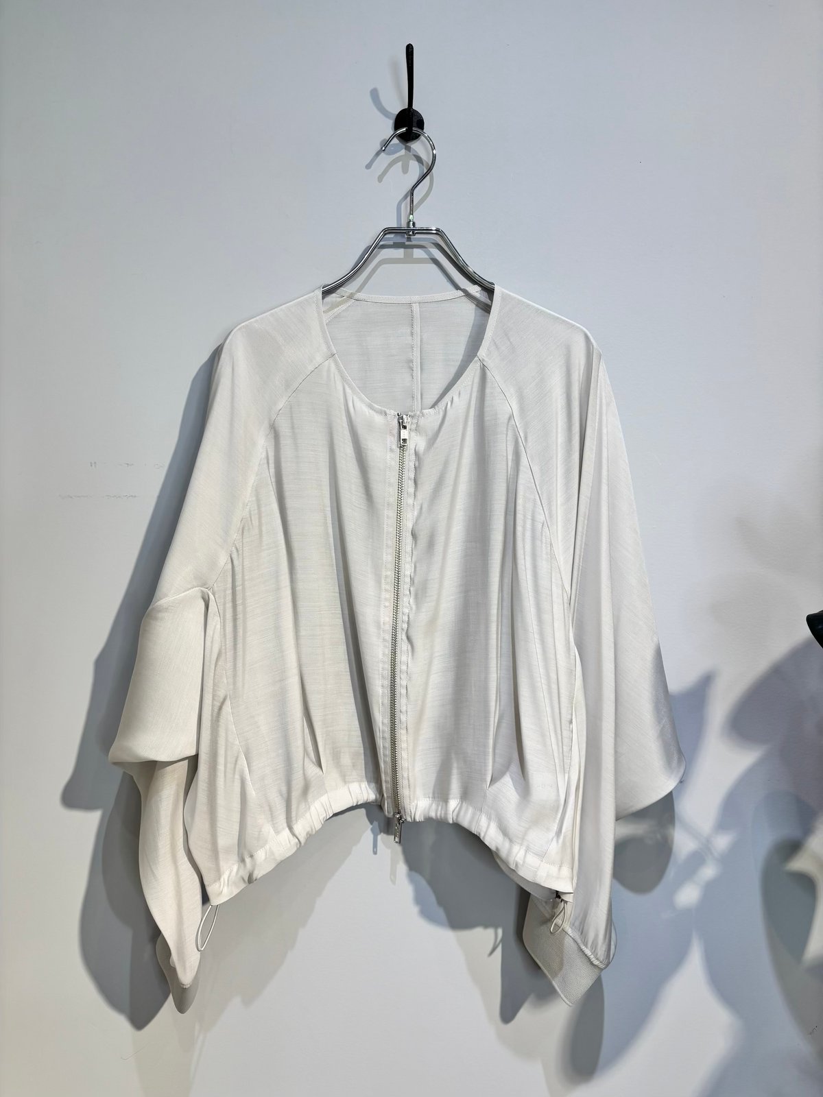 SUGAR ROSE シアージップアップ ブルゾン ホワイト新品未使用 SUGAR ROSE】ドロストシアージップブルゾン［263332］ | cavabien