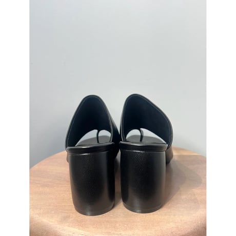 【ATELIER BRUGGE】ヒールアップトングサンダル［26PS-27］
