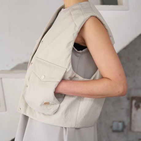 【YENN】PUFFY MILITARY VEST [Y263-42094]