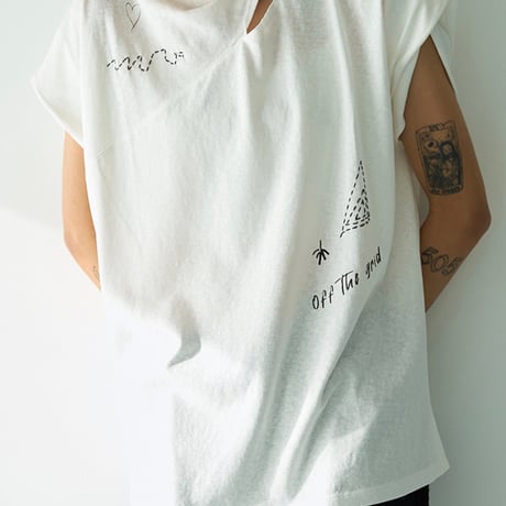【YENN】TWIST PRINT TEE [Y262-81058]