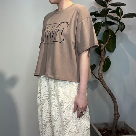 【CHIGNON】"AWE"プリントクロップドTee［8462-403KK］