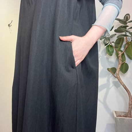 【malla】Vネックコクーンワンピース［mo61UO233］
