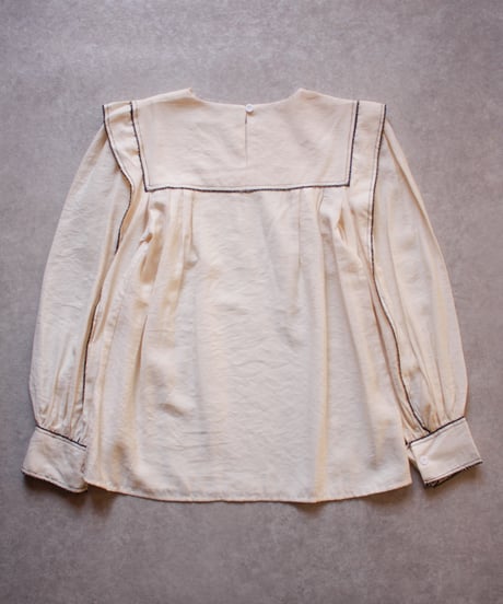 Lady’s Tops Ivory