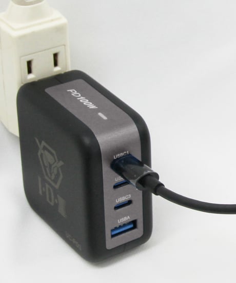 USB PD充電器　UC-PD3 (税込み定価￥9,790)