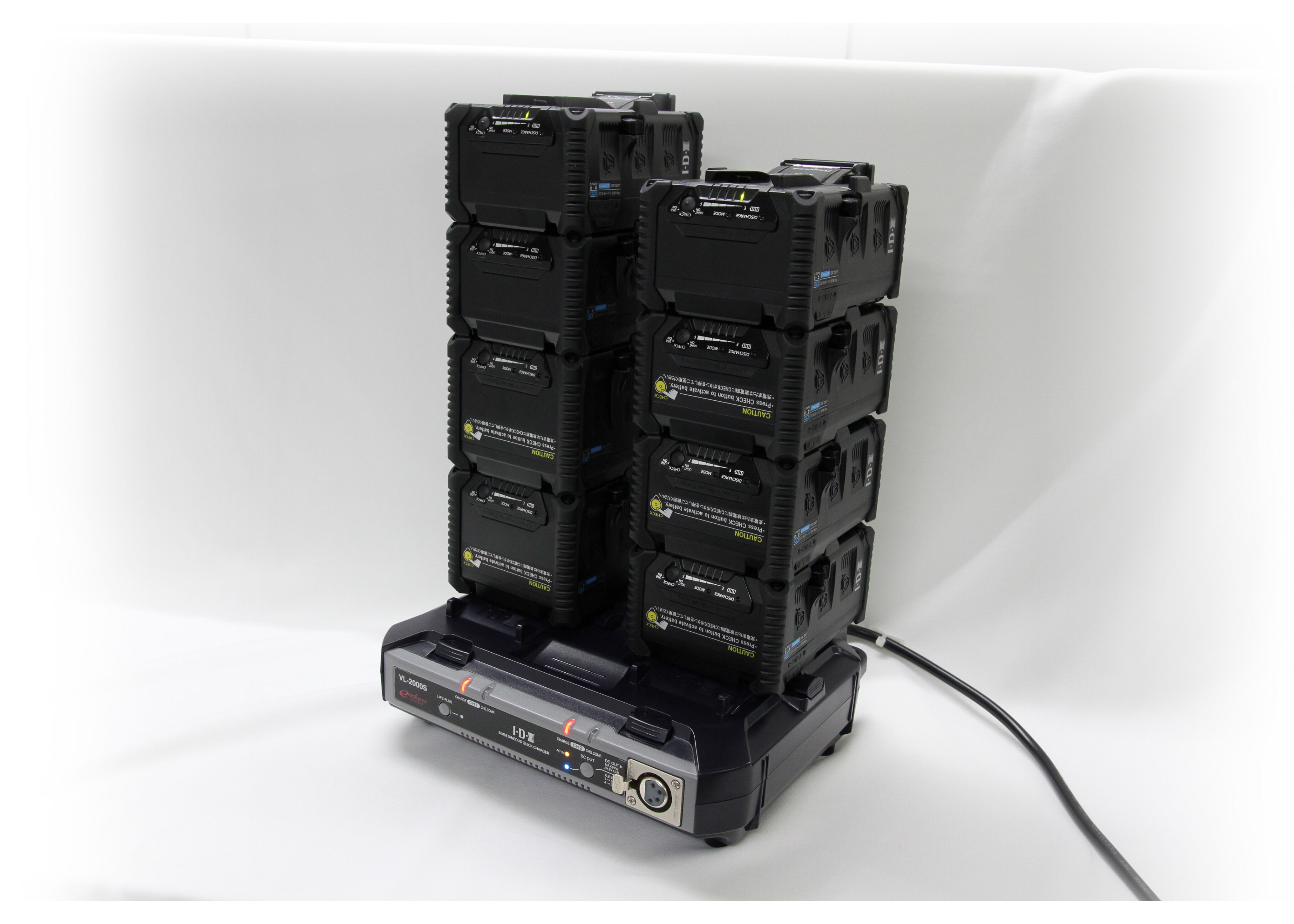 ACアダプター機能付2ch同時急速充電器 VL-2000S | アイ・ディー