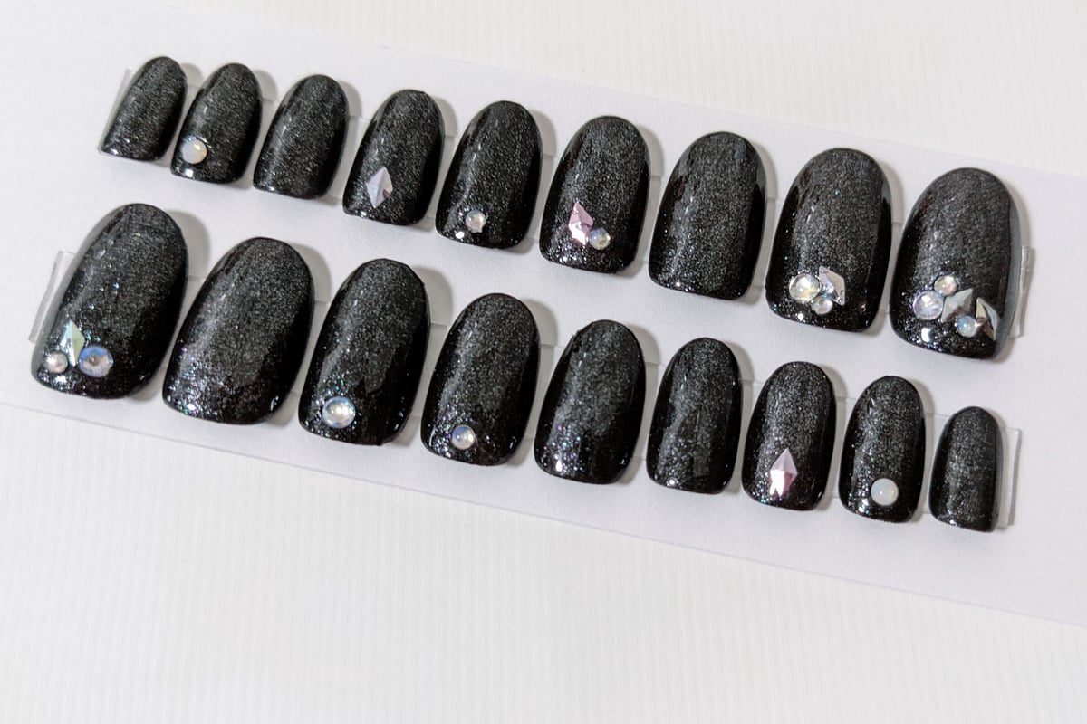［09］ネイルチップ カラフル ストーンネイル 宝石ネイル ブラック オーダー 09］ネイルチップ カラフル ストーンネイル 宝石ネイル ブラック