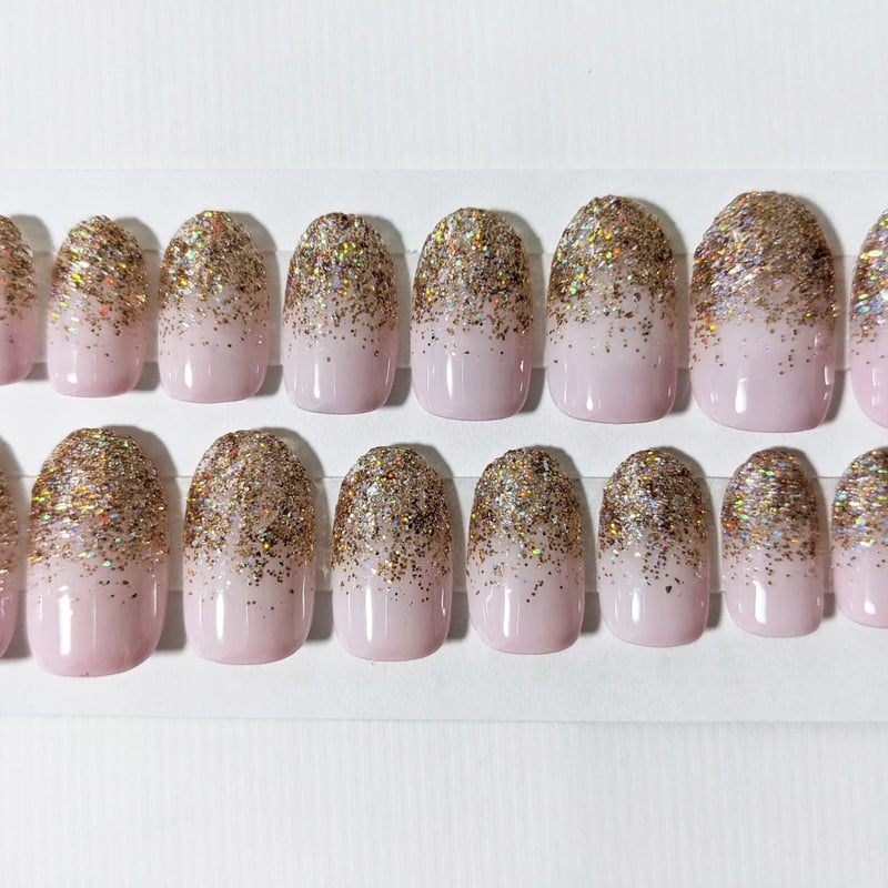 &Co. 高品質ネイルチップ【ヌーディー×ラメグラデーション】大人　美爪 &Co. 高品質ネイルチップ【ヌーディー×ラメグラデーション】大人