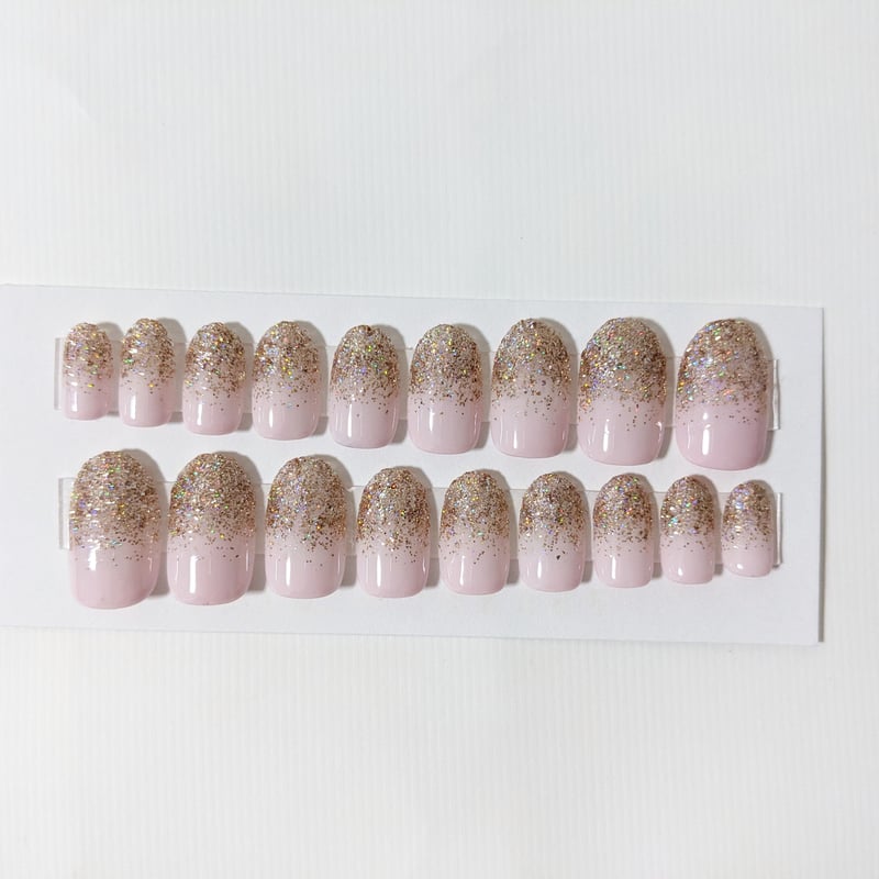 &Co. 高品質ネイルチップ【ヌーディー×ラメグラデーション】大人　美爪 &Co. 高品質ネイルチップ【ヌーディー×ラメグラデーション】大人