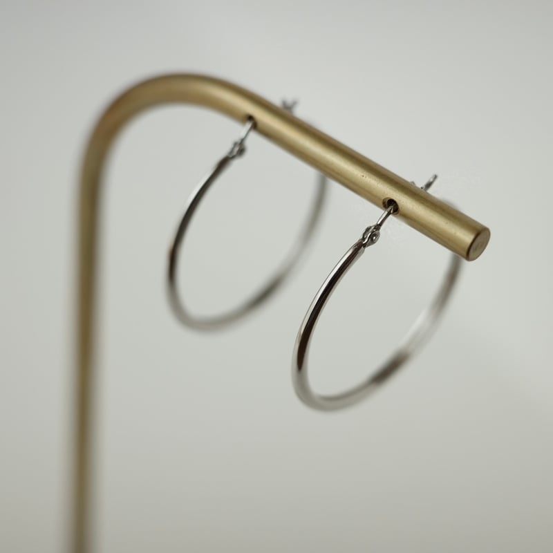 限定】フープピアス(大)/ホワイトゴールド/K10 | peau_jewelry 限定】フープピアス(大)/ホワイトゴールド/K10 | peau_jewelry
