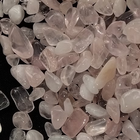 良品質　天然石さざれ　ローズクオーツ小粒　200ｇ