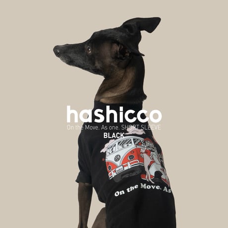 On the move. As one.  SHORT SLEEVE　BLACK