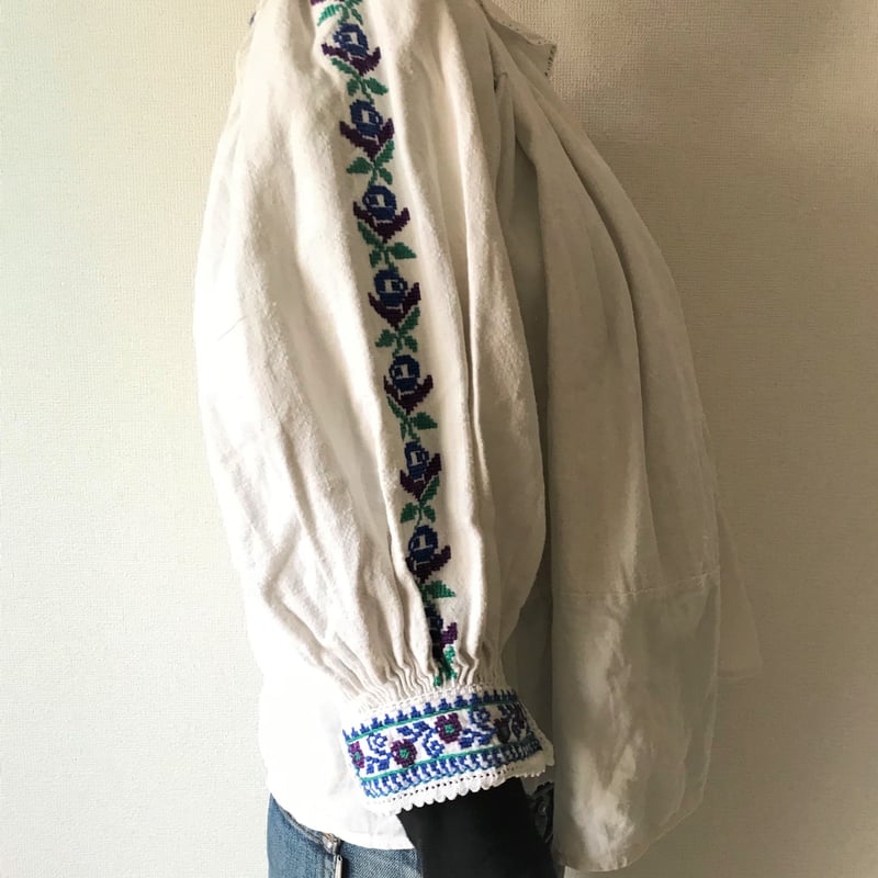 ルーマニア トランシルバニア 刺繍ブラウス | FolkCostumes and Rugs
