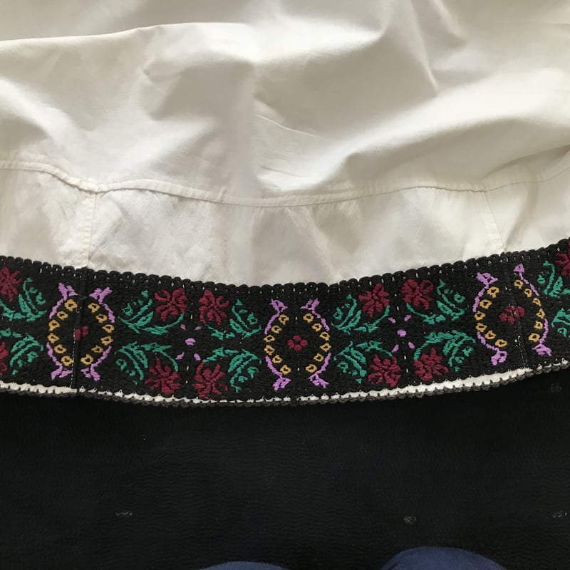 K*6様 ヴィンテージルーマニア刺繍ワンピース ルーマニア 刺繍ワンピース | FolkCostumes and Rugs