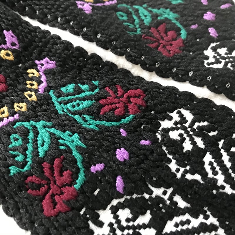 ルーマニア 刺繍ワンピース | FolkCostumes and Rugs