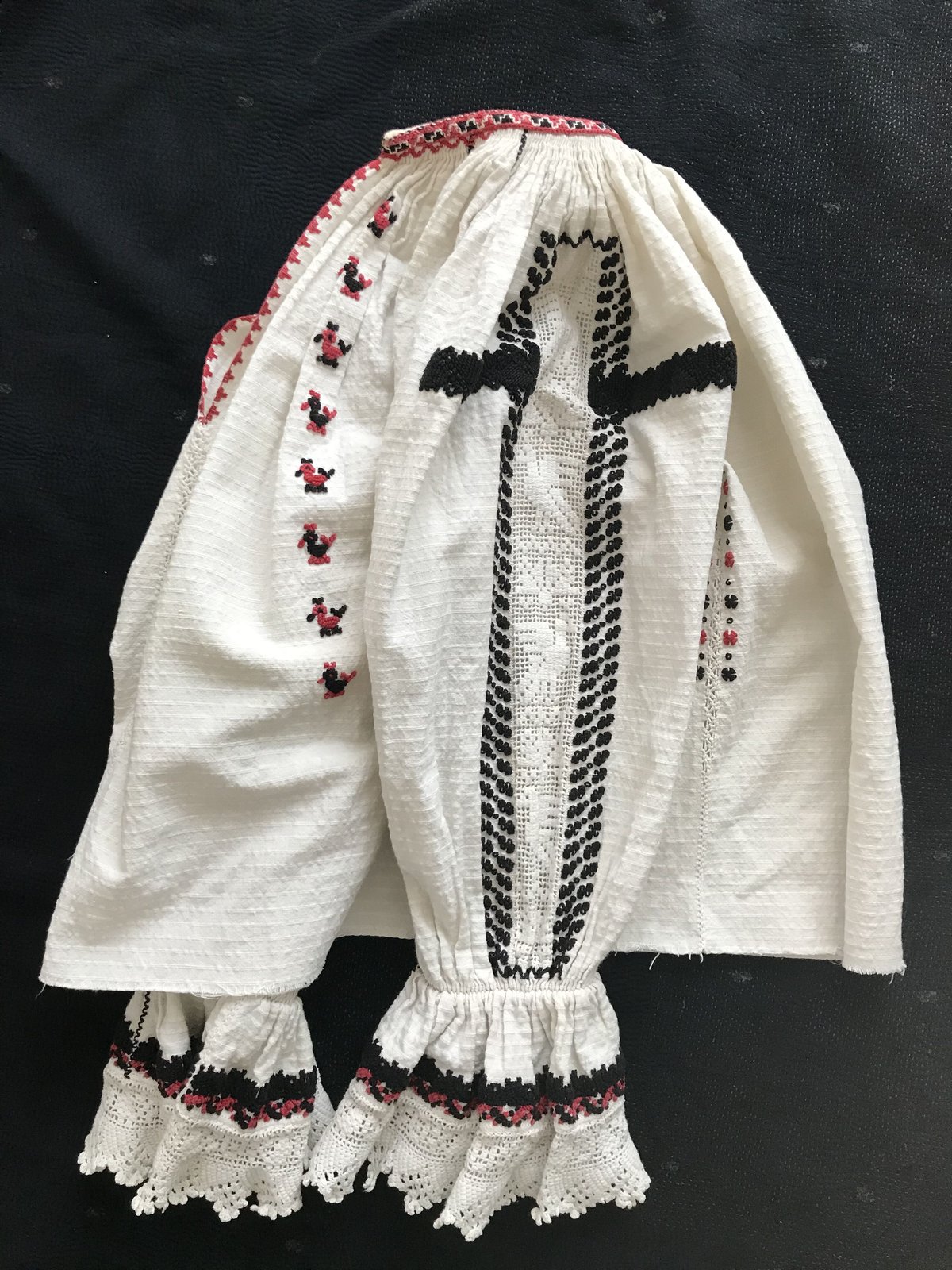 ルーマニア トランシルバニア 刺繍ブラウス | FolkCostumes and Rugs ルーマニア トランシルバニア 刺繍ブラウス | FolkCostumes and Rugs