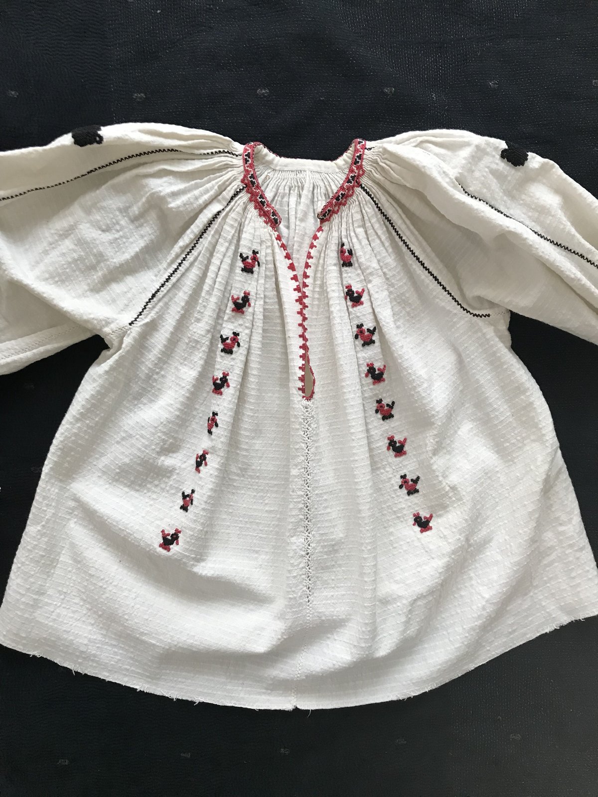 ルーマニア トランシルバニア 刺繍ブラウス | FolkCostumes and Rugs ルーマニア トランシルバニア 刺繍ブラウス | FolkCostumes and Rugs