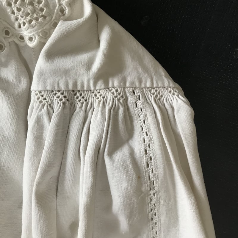 ルーマニア刺繍ブラウス 白糸刺繍　ホワイトワーク 東欧刺繍　ウクライナ刺繍 ルーマニア刺繍ブラウス