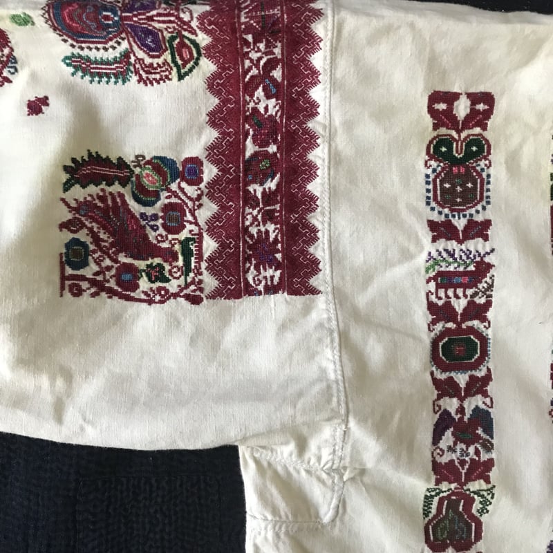新入荷:ルーマニア ヴィンテージ 手刺繍 ブラウス 新入荷:ルーマニア ヴィンテージ 手刺繍 ブラウス