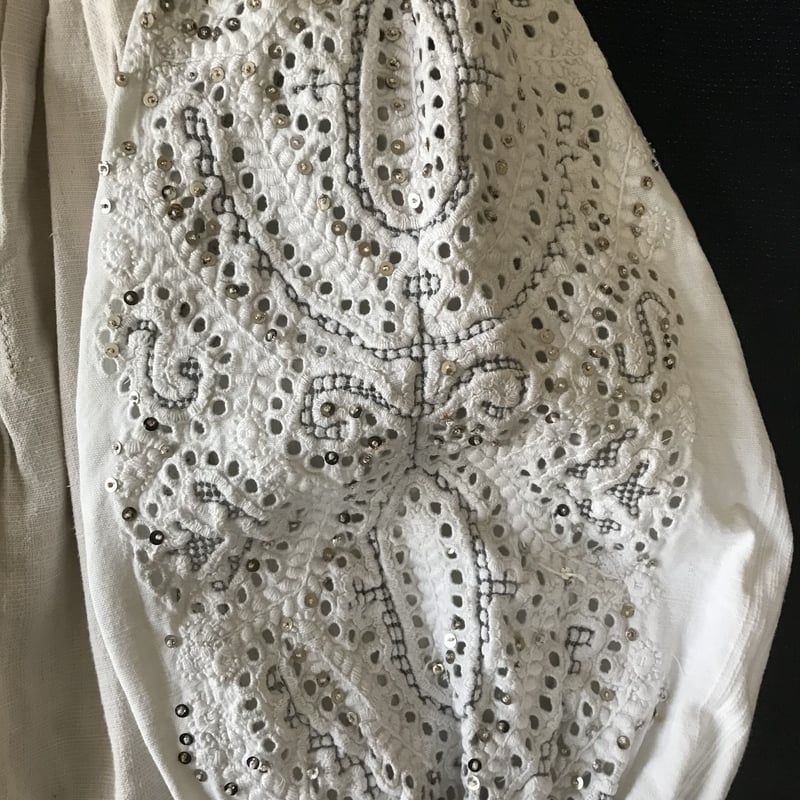 ルーマニア ヴィンテージ 手刺繍 スパンコール ブラウス ルーマニア ヴィンテージ 手刺繍 スパンコール ブラウス
