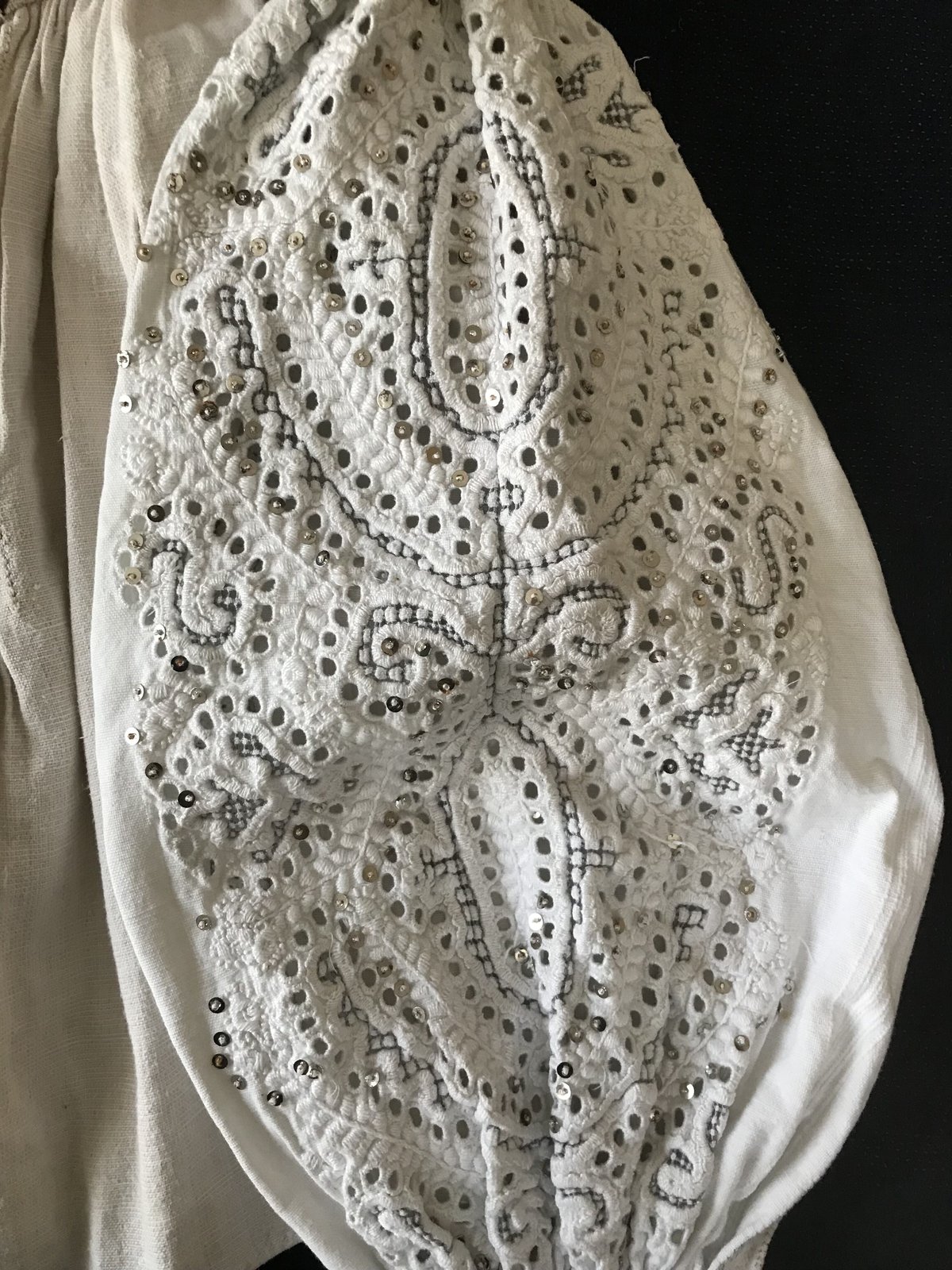 ヴィンテージルーマニア刺繍入り長袖シャツホームスパン美品