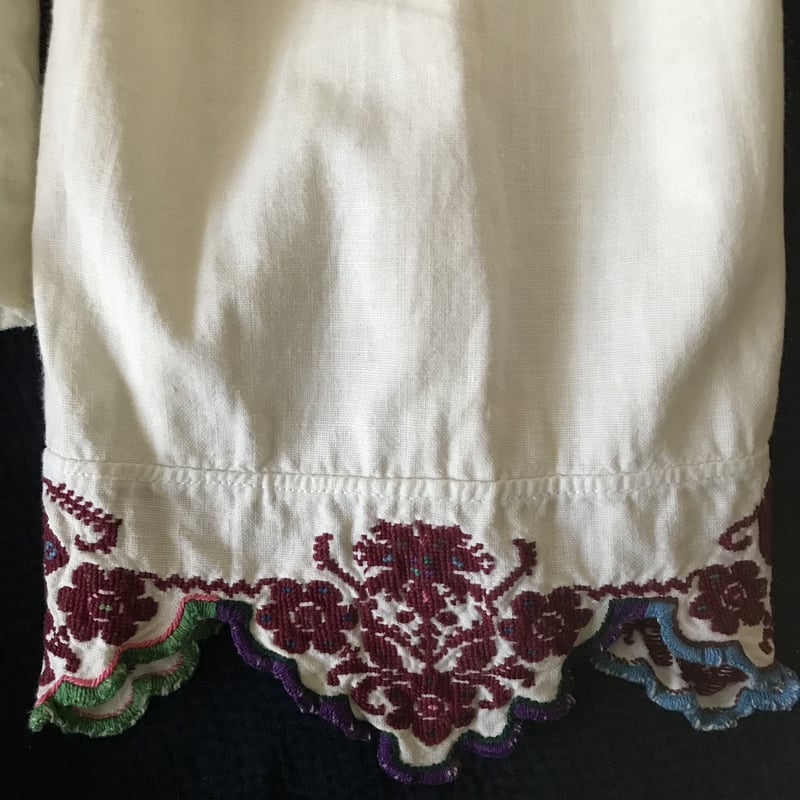 新入荷:ルーマニア ヴィンテージ 手刺繍 ブラウス 新入荷:ルーマニア ヴィンテージ 手刺繍 ブラウス