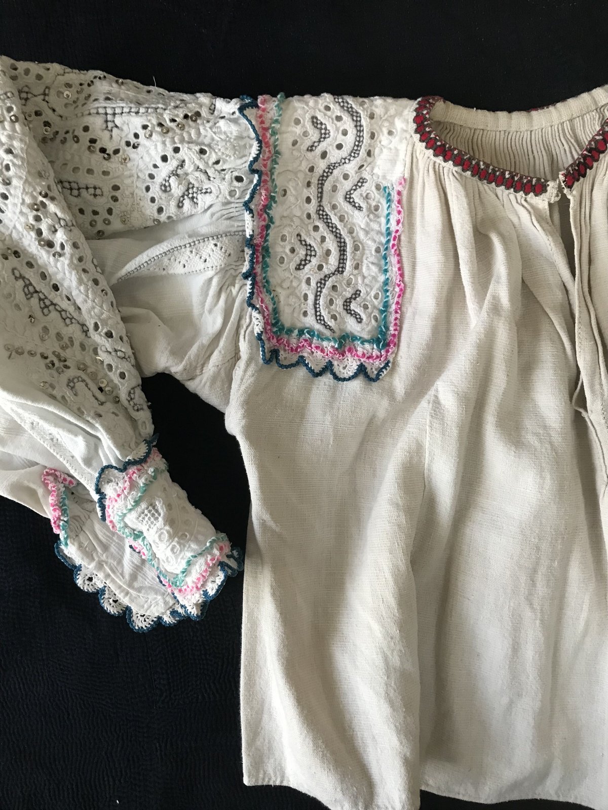 ルーマニア ヴィンテージ 手刺繍 スパンコール ブラウス