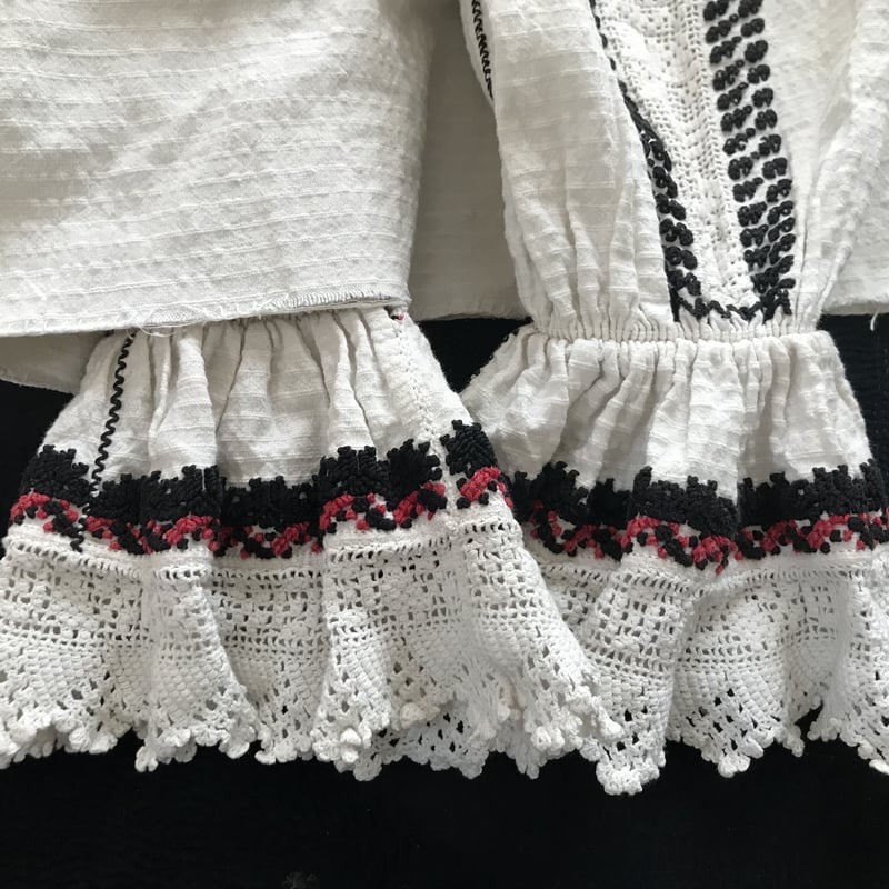 ルーマニア刺繍　メッシュブラウス　白×黒 ルーマニア刺繍 メッシュブラウス 白×黒