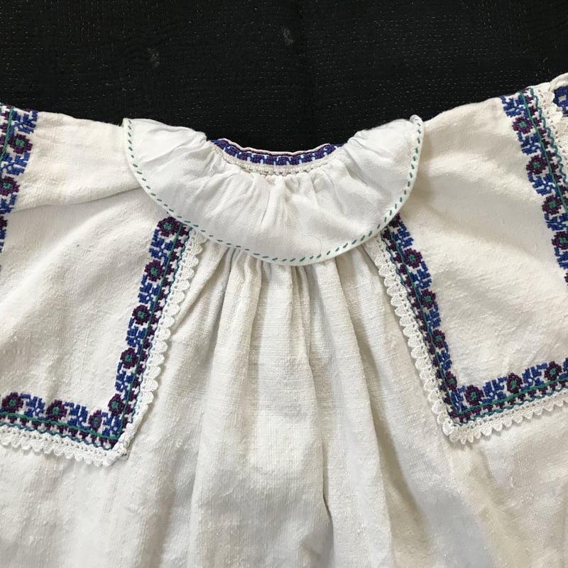 ルーマニア トランシルバニア 刺繍ブラウス | FolkCostumes and Rugs ルーマニア トランシルバニア 刺繍ブラウス | FolkCostumes and Rugs