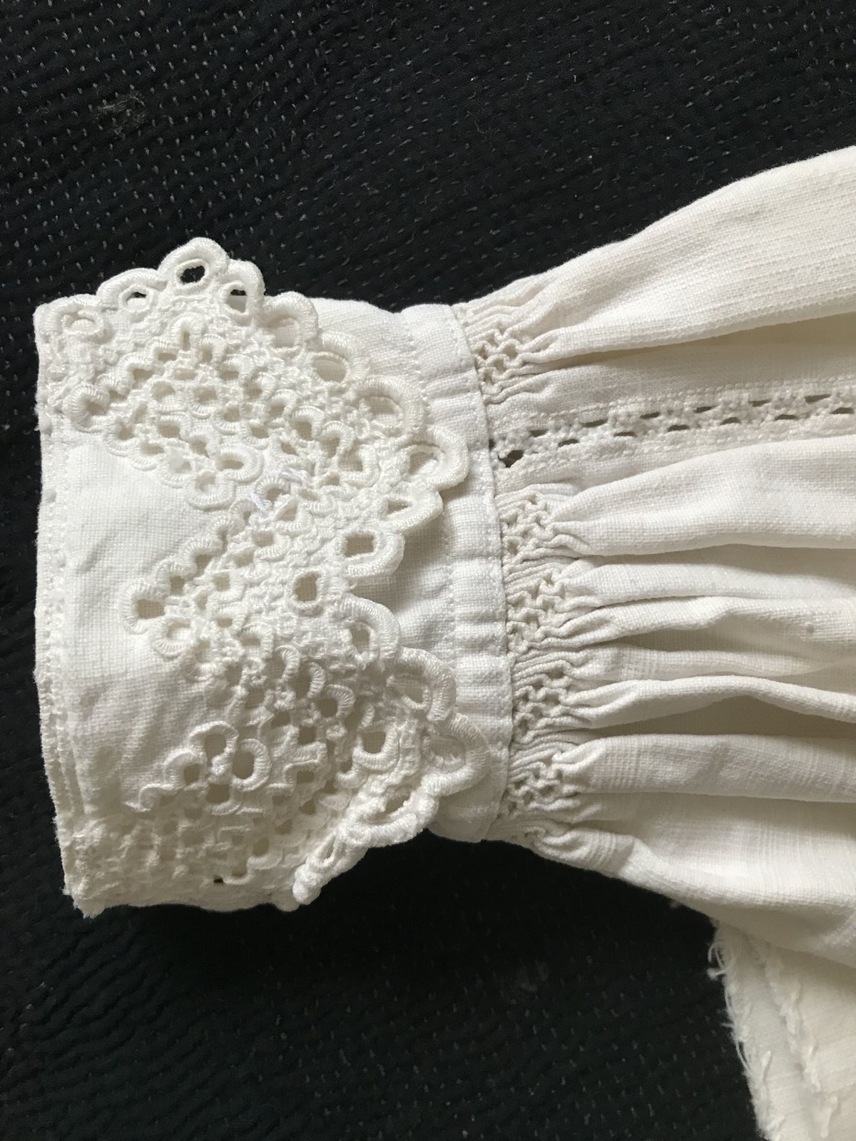 ルーマニア トランシルバニア 白い手刺繍ブラウス② | FolkCostumes