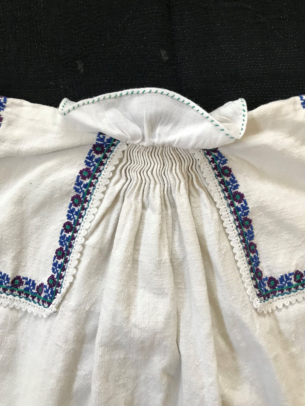 ルーマニア トランシルバニア 刺繍ブラウス | FolkCostumes and Rugs
