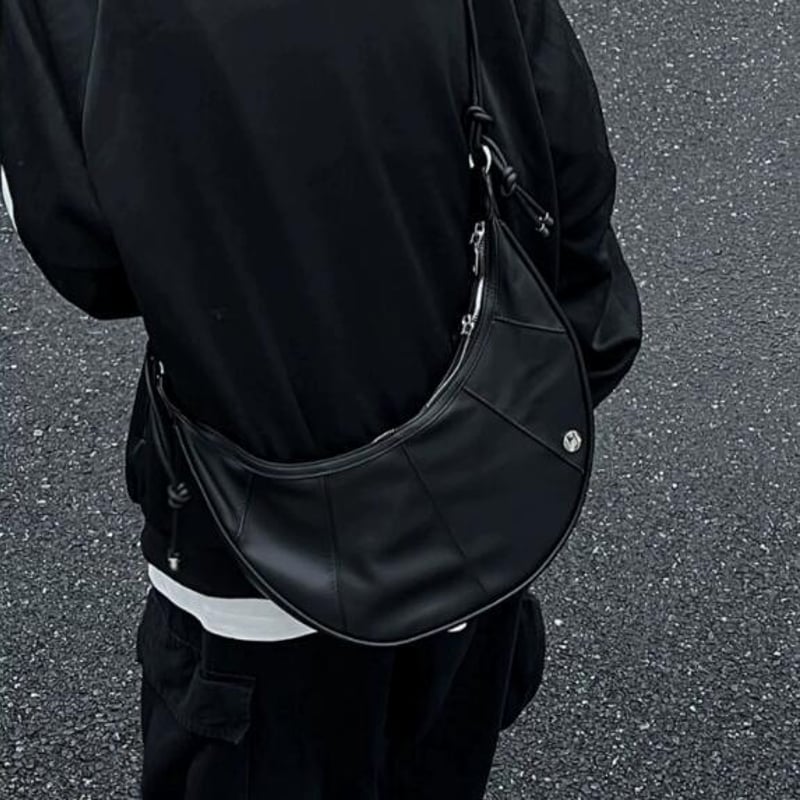 NAOTO SATOH ショルダーバッグ サコッシュ ブラック ユニセックス NAOTO SATOH ショルダーバッグ サコッシュ ブラック ユニセックス