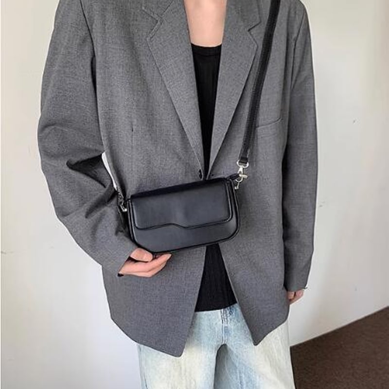 NAOTO SATOH ショルダーバッグ サコッシュ ブラック ユニセックス NAOTO SATOH ショルダーバッグ サコッシュ ブラック ユニ