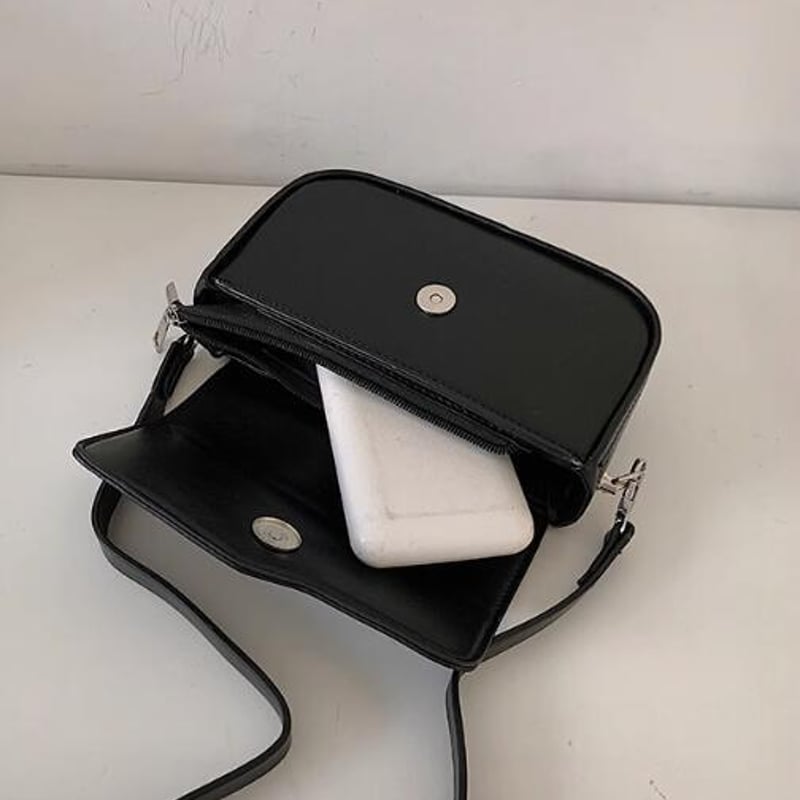 NAOTO SATOH ショルダーバッグ サコッシュ ブラック ユニセックス NAOTO SATOH ショルダーバッグ サコッシュ ブラック ユニ