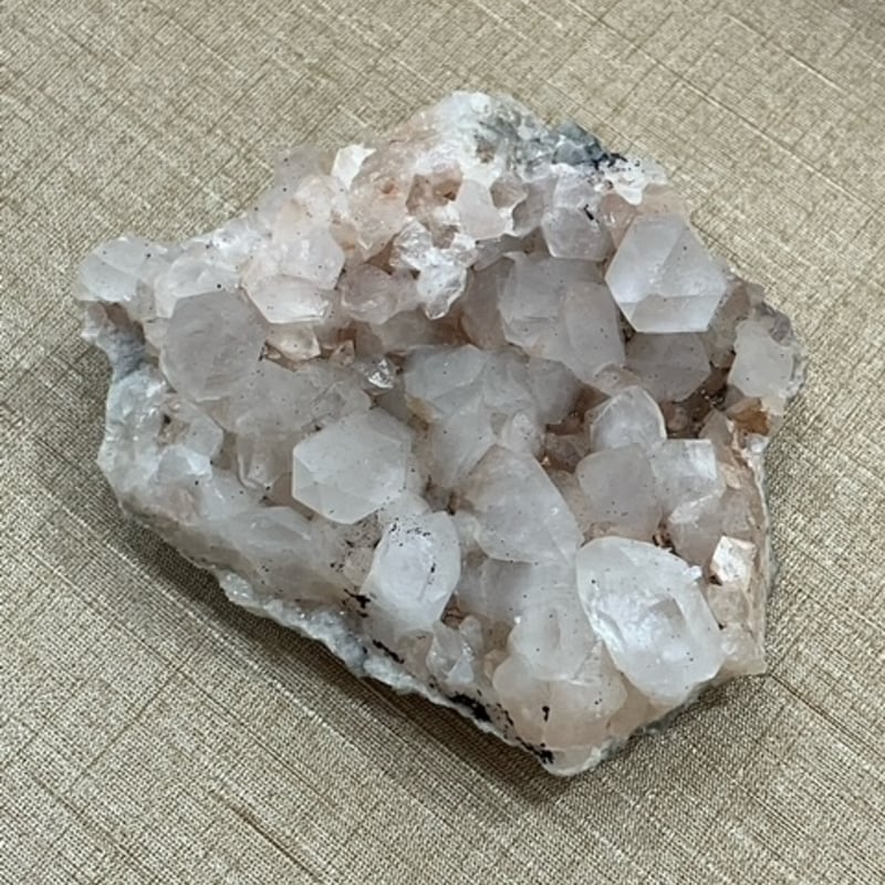 ヒマラヤ水晶クラスター 赤 | 神仏と暮らす「あん・はな」