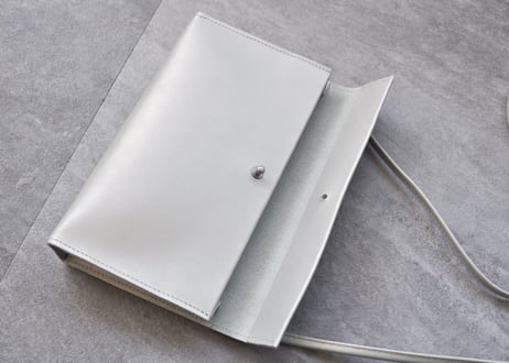 enveloppe shoulder：silver