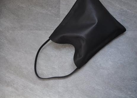 vie L：black