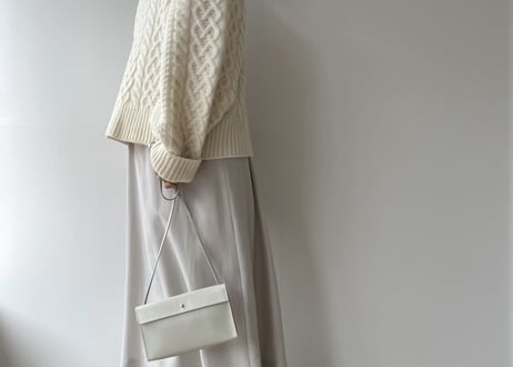 enveloppe shoulder：silver