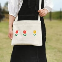 チューリップ柄サコッシュ