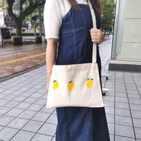 レモン柄サコッシュ